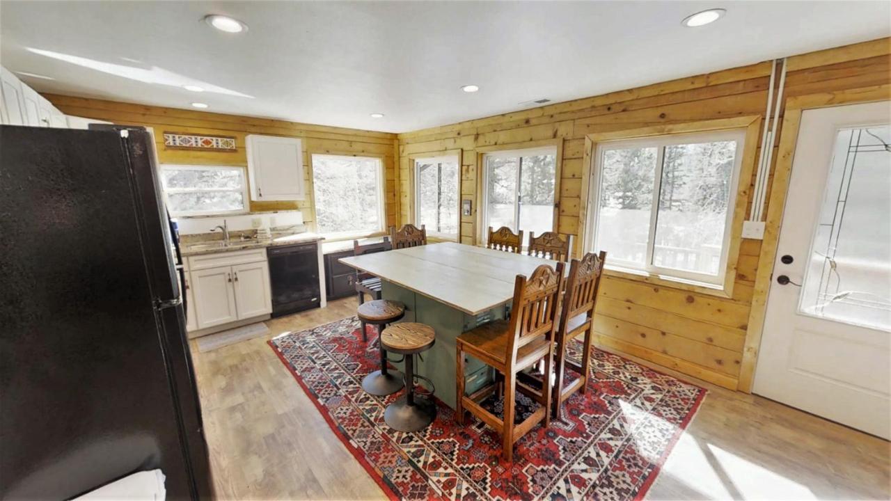 Bearfoot Bungalow Red River Exterior photo